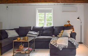 TV - 1 bedroom beautiful home in Tving (Tving)