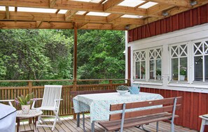 Outdoor dining - 1 bedroom beautiful home in Tving (Tving)