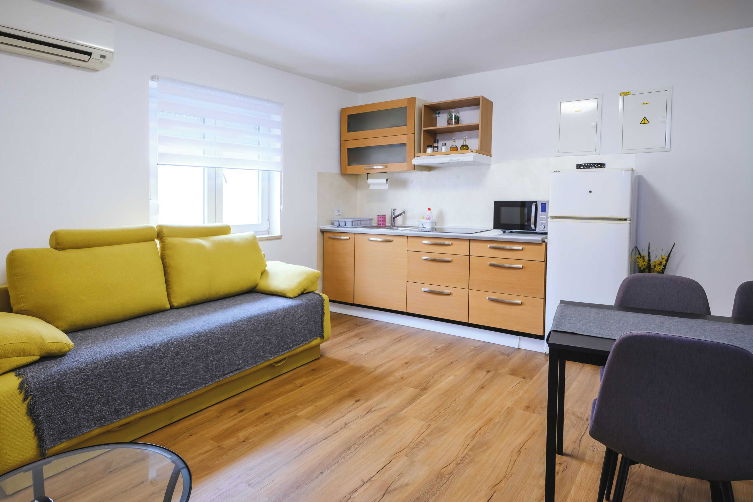 Honeymoon-Apartment, 2 Schlafzimmer, Mikrowelle (Ota 2 BDR In The Heart Of Historic) | Wohnbereich
