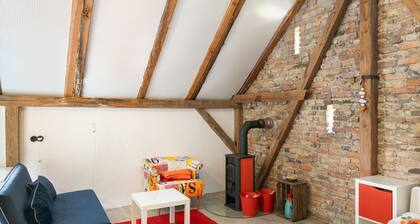 Holiday Home “Rotes Haus Phöben” with Private Terrace, Garden, and Wi-Fi