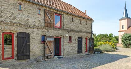 Holiday Home “Rotes Haus Phöben” with Private Terrace, Garden, and Wi-Fi