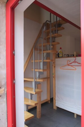Interior - Holiday Home “Rotes Haus Phöben” with Private Terrace, Garden, and Wi-Fi (Werder)