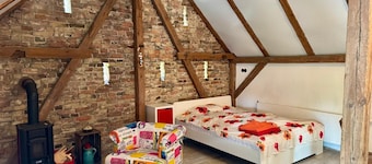 Holiday Home “Rotes Haus Phöben” with Private Terrace, Garden, and Wi-Fi