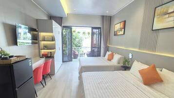 Doppel- oder Zweibettzimmer, Balkon | Laptopgeeigneter Arbeitsplatz