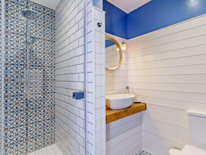 Bathroom - 2 Bed in Aberaeron (oc-77833) (Aberaeron)