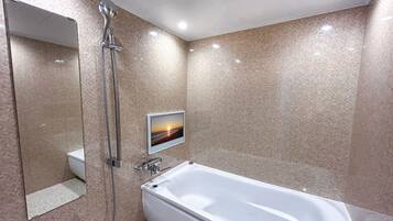 Superior Double Room, Smoking | Bathroom | Separate tub and shower, free toiletries, hair dryer, electronic bidet