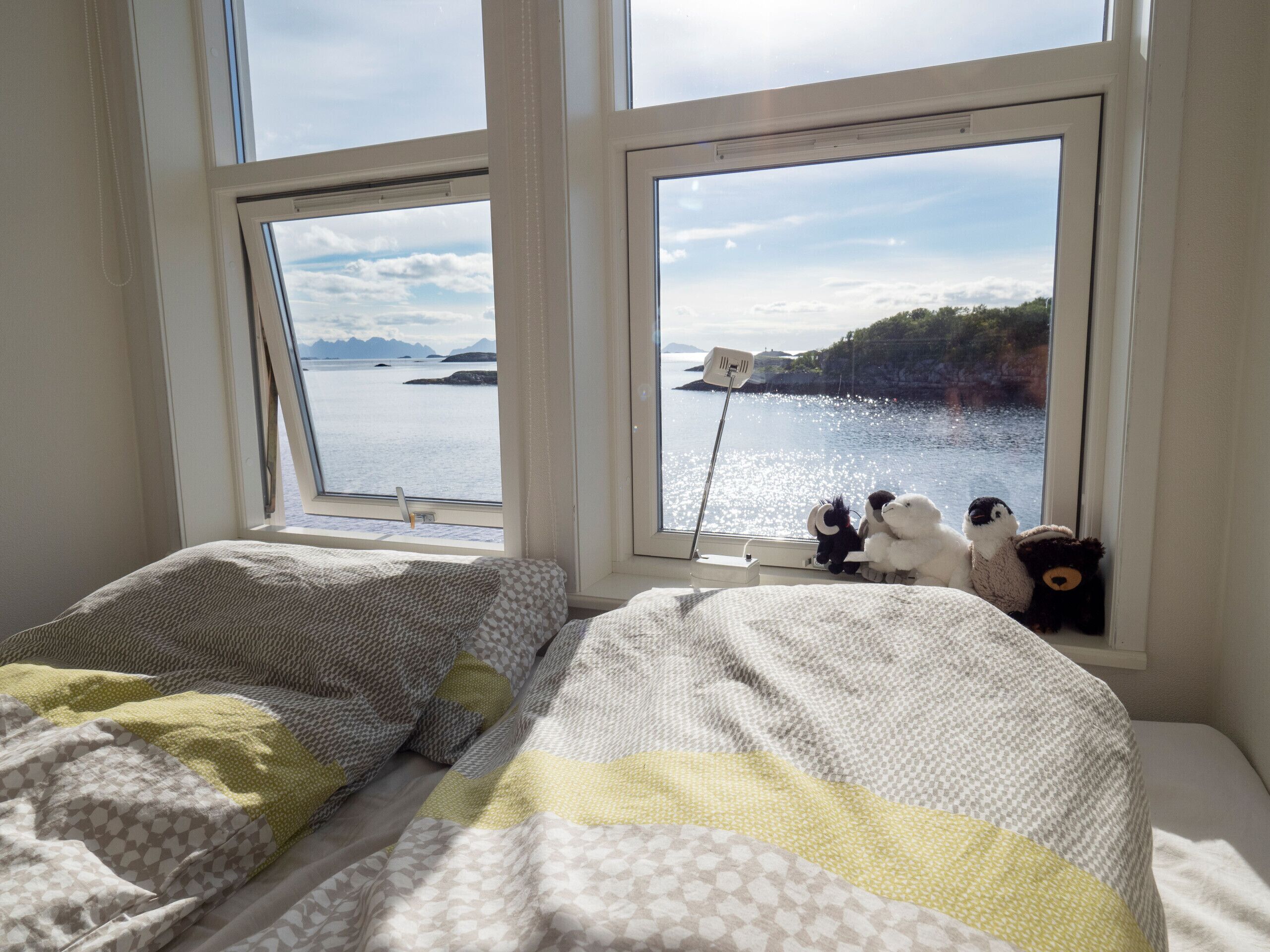 WiFi (free), bed sheets