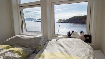 WiFi (free), bed sheets
