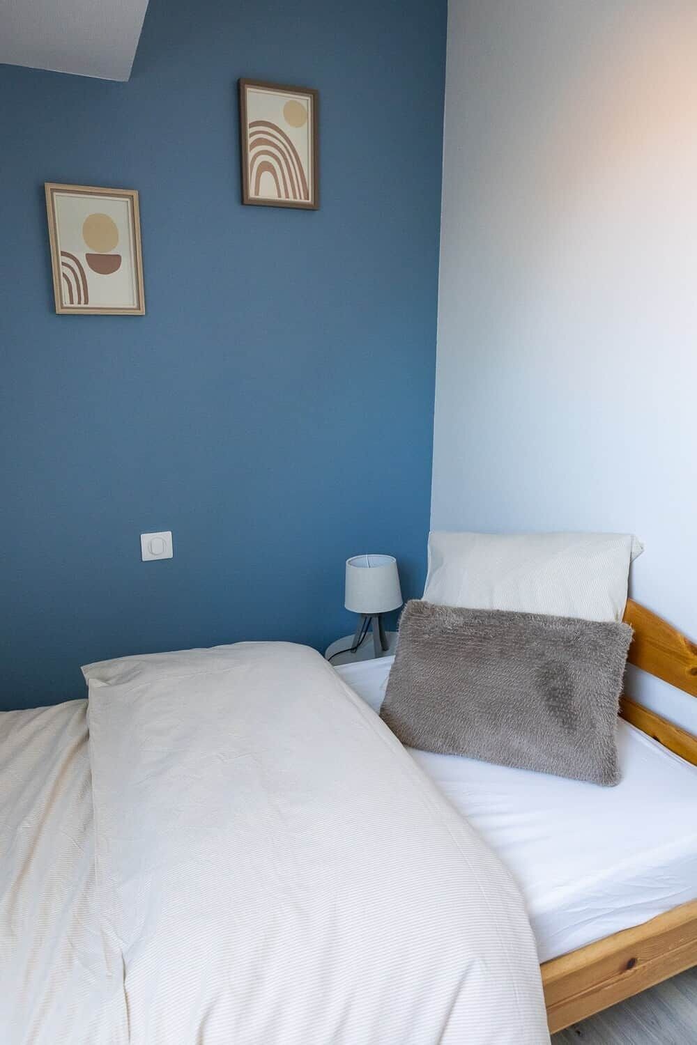 2 bedrooms, iron/ironing board, travel crib, WiFi (free)