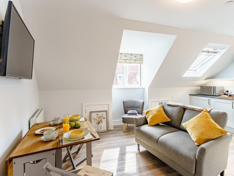 1 Bed In Brockenhurst (Oc-78731) - Lyndhurst
