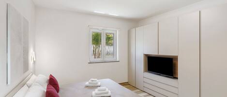 3 habitaciones, tabla de planchar con plancha, wifi y ropa de cama