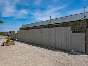 Property grounds - 2 Bed in Camelford (oc-81244) (Forrabury and Minster)