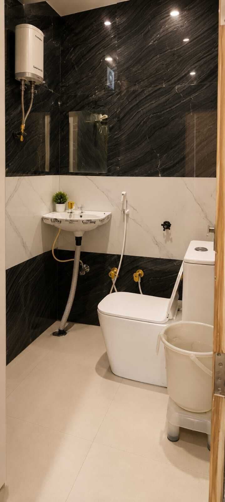 Towels, soap, shampoo, toilet paper