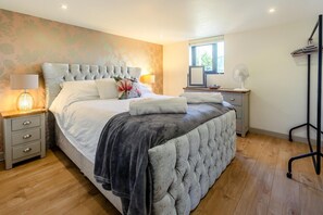 Travel cot, free WiFi, bed sheets - 2 Bed in Newquay (oc-82512) (Saint Newlyn East)