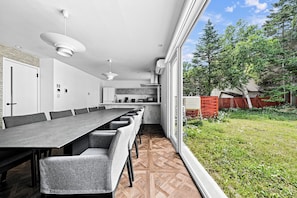 Appartement, vue mer | Salle à manger