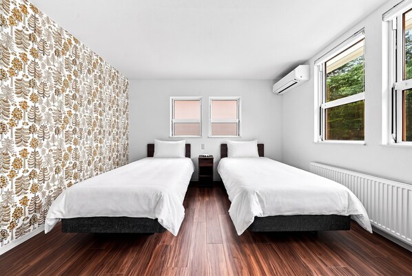 Appartement, vue sur la mer | Bureau, fer et planche à repasser, accès au Wi-Fi (inclus)