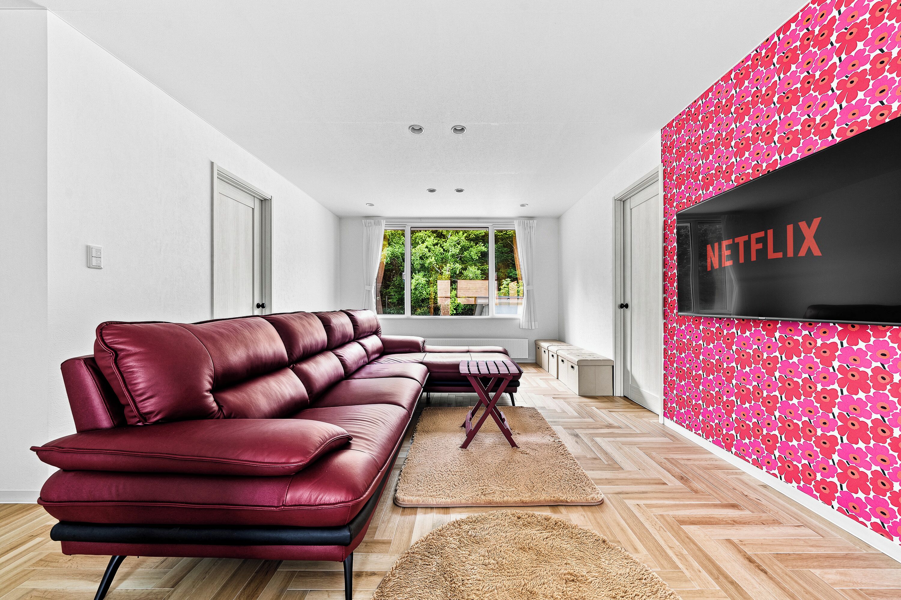 Departamento, vista al mar | Sala de estar | Televisión de pantalla plana de 55 pulgadas con canales digitales 