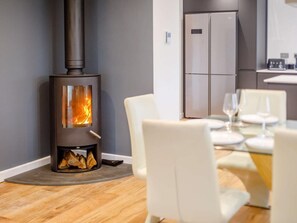 Dining - 4 Bed in Newquay (oc-83805) (Saint Newlyn East)