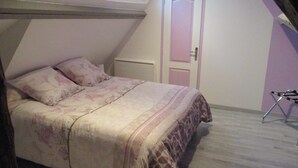 3 slaapkamers, een strijkplank/strijkijzer, wifi