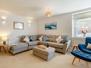 TV, fireplace - 3 Bed in Elgin (oc-85476) (Burghead)
