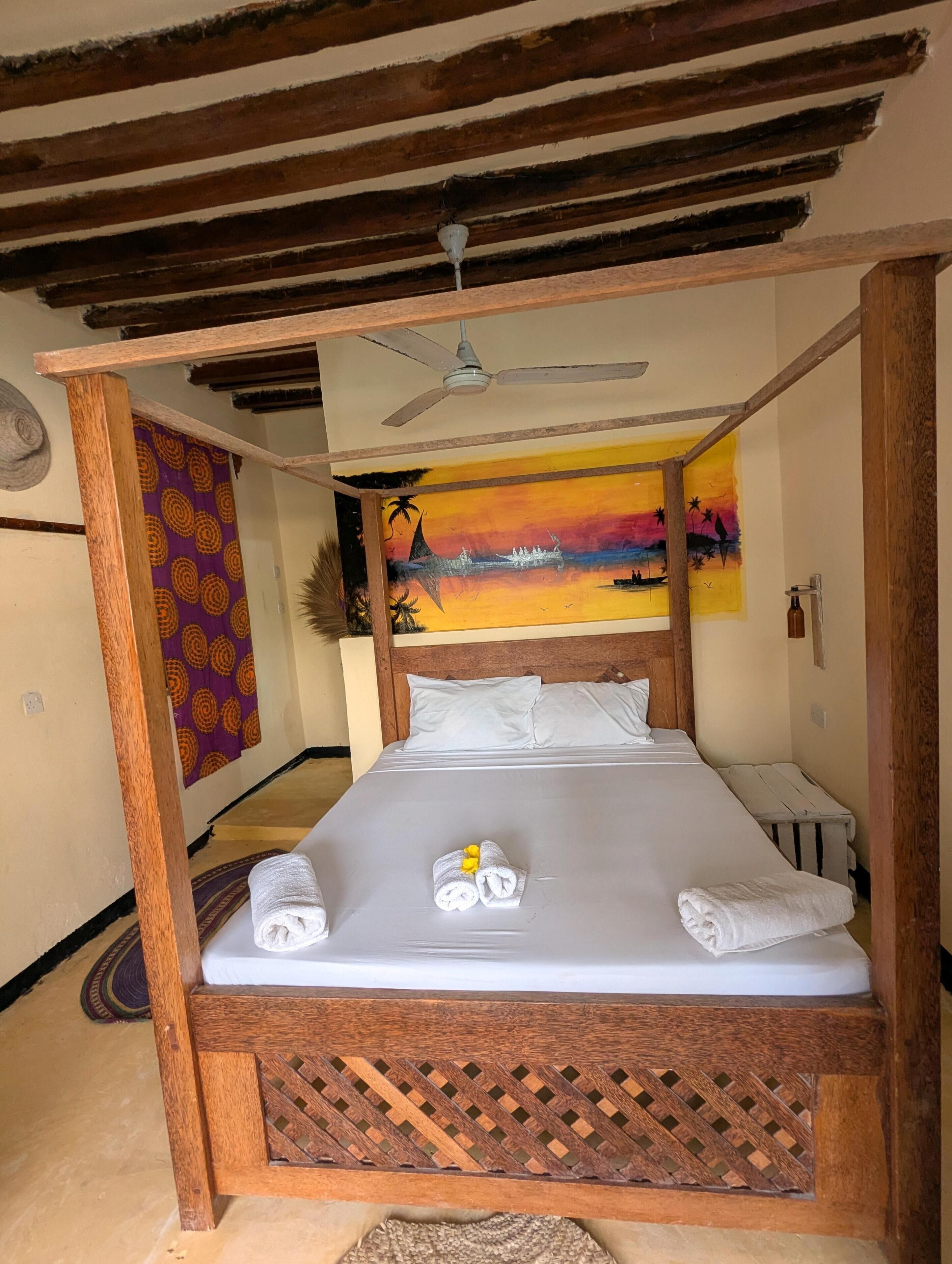 Quarto casal clássico, vista para a piscina | Individualmente decorados