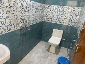 Bathroom - Hotel Uday Raj & Restaurant (Srinagar)