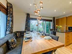 Dining - 4 Bed in Newport (oc-87819) (Newport)