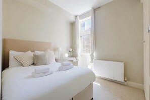 2 chambres, fer et planche à repasser, accès Internet, draps fournis