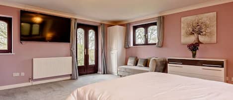 5 habitaciones, cuna de viaje, wifi gratis y ropa de cama
