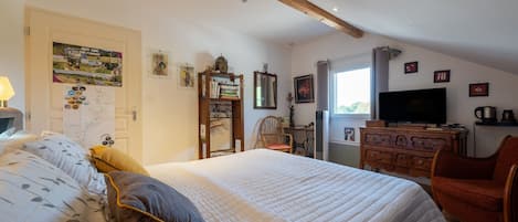 1 bedroom, WiFi, bed sheets