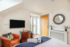 Travel cot, free WiFi, bed sheets - 6 Bed in Holsworthy (oc-89218) (Holsworthy Hamlets)