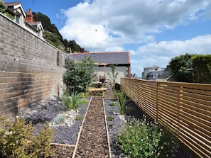 Property grounds - 3 Bed in Llandudno (oc-89331) (Llandudno)