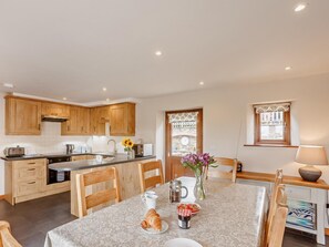 Private kitchen - 3 Bed in Launceston (oc-brwhi) (Launceston)