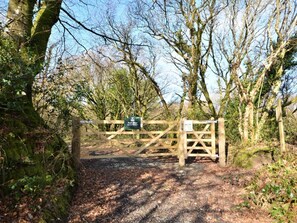 Property grounds - 1 Bed in Bodmin (oc-brilo) (Tredinnick Pits)
