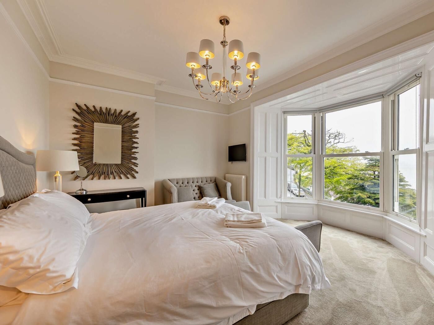 3 bedrooms, WiFi (free), bed sheets
