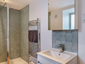 Bathroom - 2 Bed in Settle (oc-g0051) (Settle)