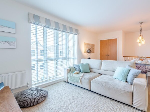 Living area - 2 Bed in Bideford (oc-35927) (Northam)