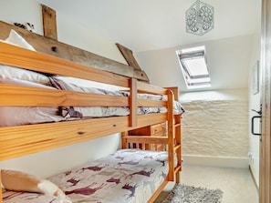 2 Schlafzimmer, Reisekinderbett, kostenloses WLAN, Bettwäsche