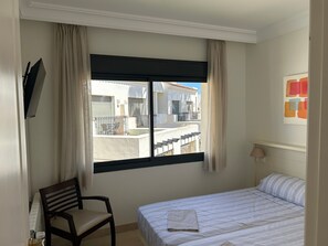 Iron/ironing board, WiFi, bed sheets - Holiday Home 'Casa Thomas II Terraced Corner' with Shared Pool, Wi-Fi and Air Conditioning (Roda)