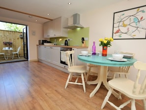 Oven, high chair, cookware/dishes/utensils - 1 Bed in Axminster (oc-40772) (Chardstock)