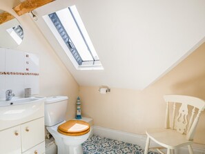 Bathroom - 4 Bed in Gloucester (oc-41216) (Tirley)