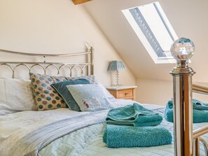 Room - 4 Bed in Gloucester (oc-41216) (Tirley)