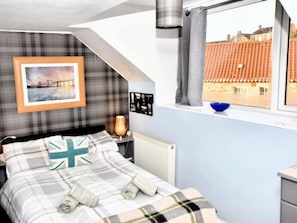 Travel cot, free WiFi, bed sheets - 1 Bed in Anstruther (oc-41693) (Saint Monans)