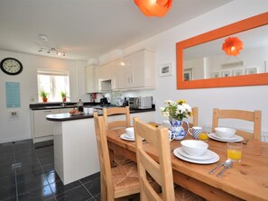 Dining - 3 Bed in Newquay (oc-42670) (Newquay)