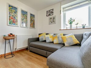 Living area - 2 Bed in Newquay (oc-44953) (Cubert)