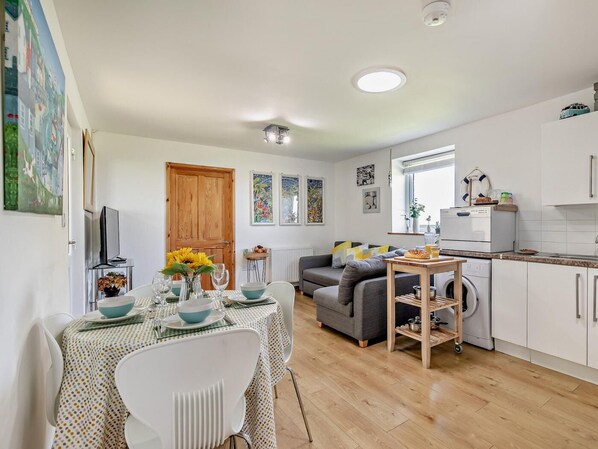 Interior - 2 Bed in Newquay (oc-44953) (Cubert)