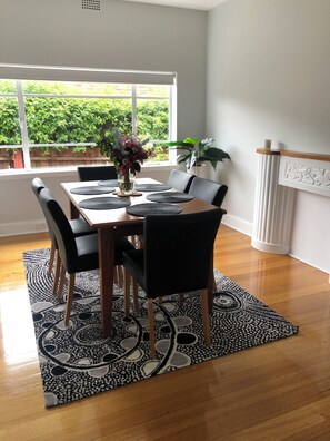 Dining - Centrally located! 6 mins to city. Cozy Art Deco renovated family- size house. (Lenah Valley)