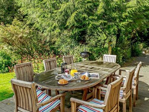 Outdoor dining - 4 Bed in Liskeard (oc-47668) (Liskeard)