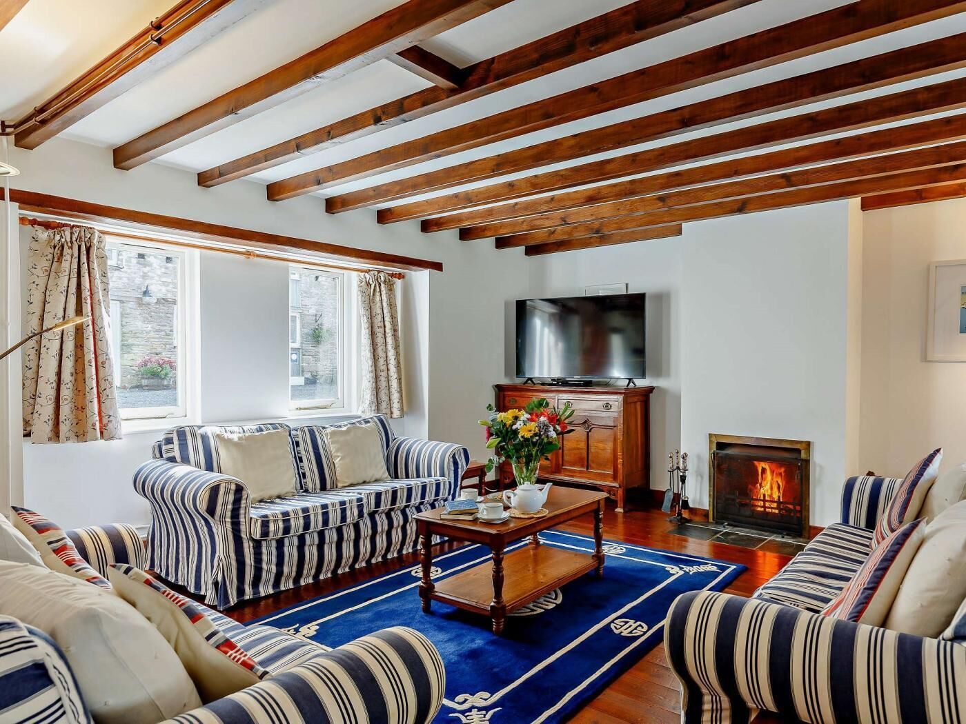 TV, fireplace