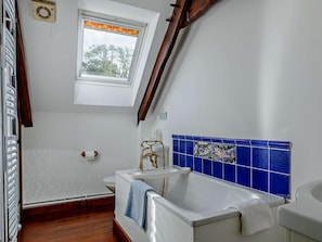 Bathroom - 3 Bed in Liskeard (oc-47669) (Liskeard)